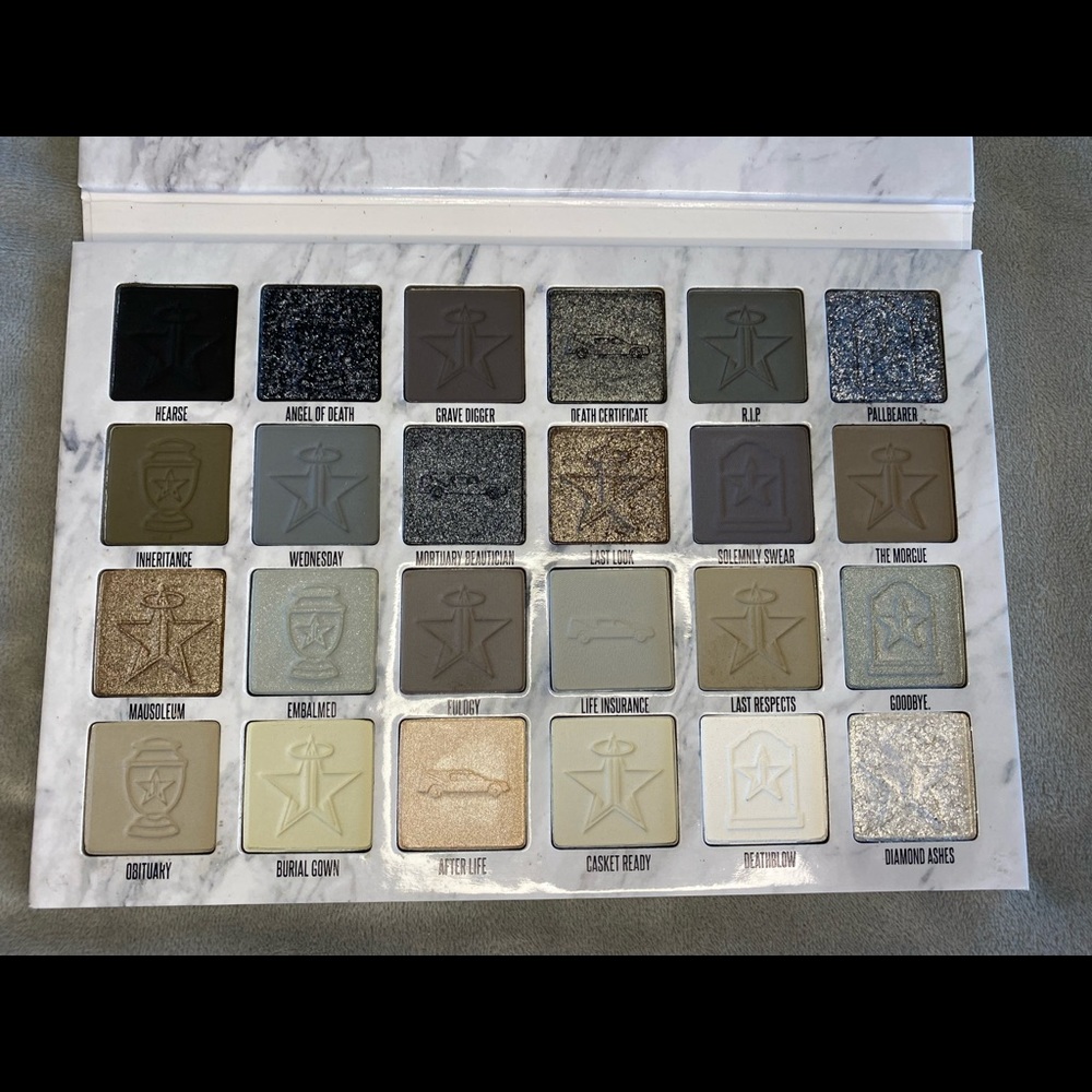 Jeffree Star Cremated Palette